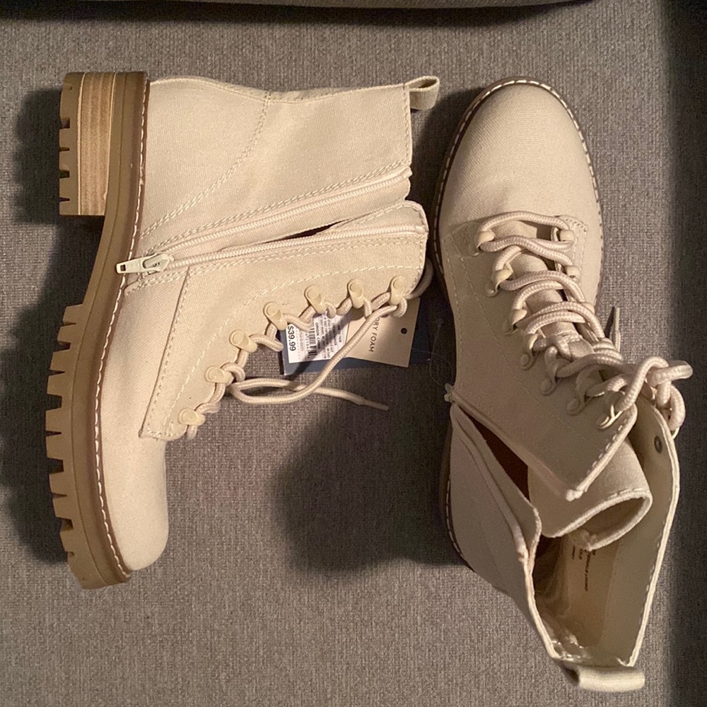 Universal Thread high top boots NWT size 8.5